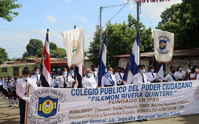 DESFILE